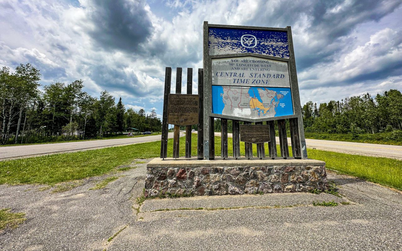 distance between winnipeg and thunder bay