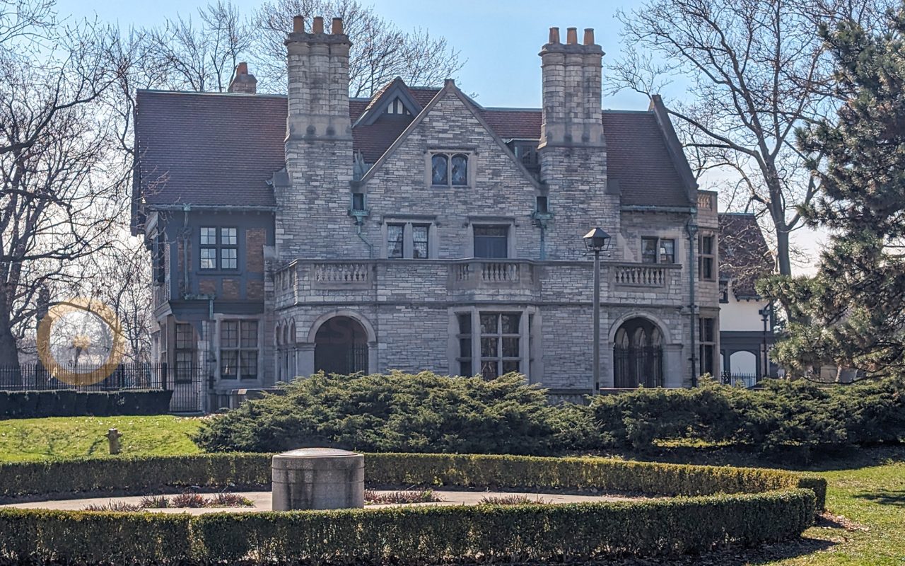 how far is windsor from toronto