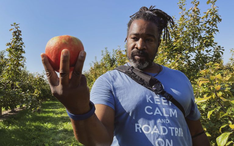 apple picking ontario