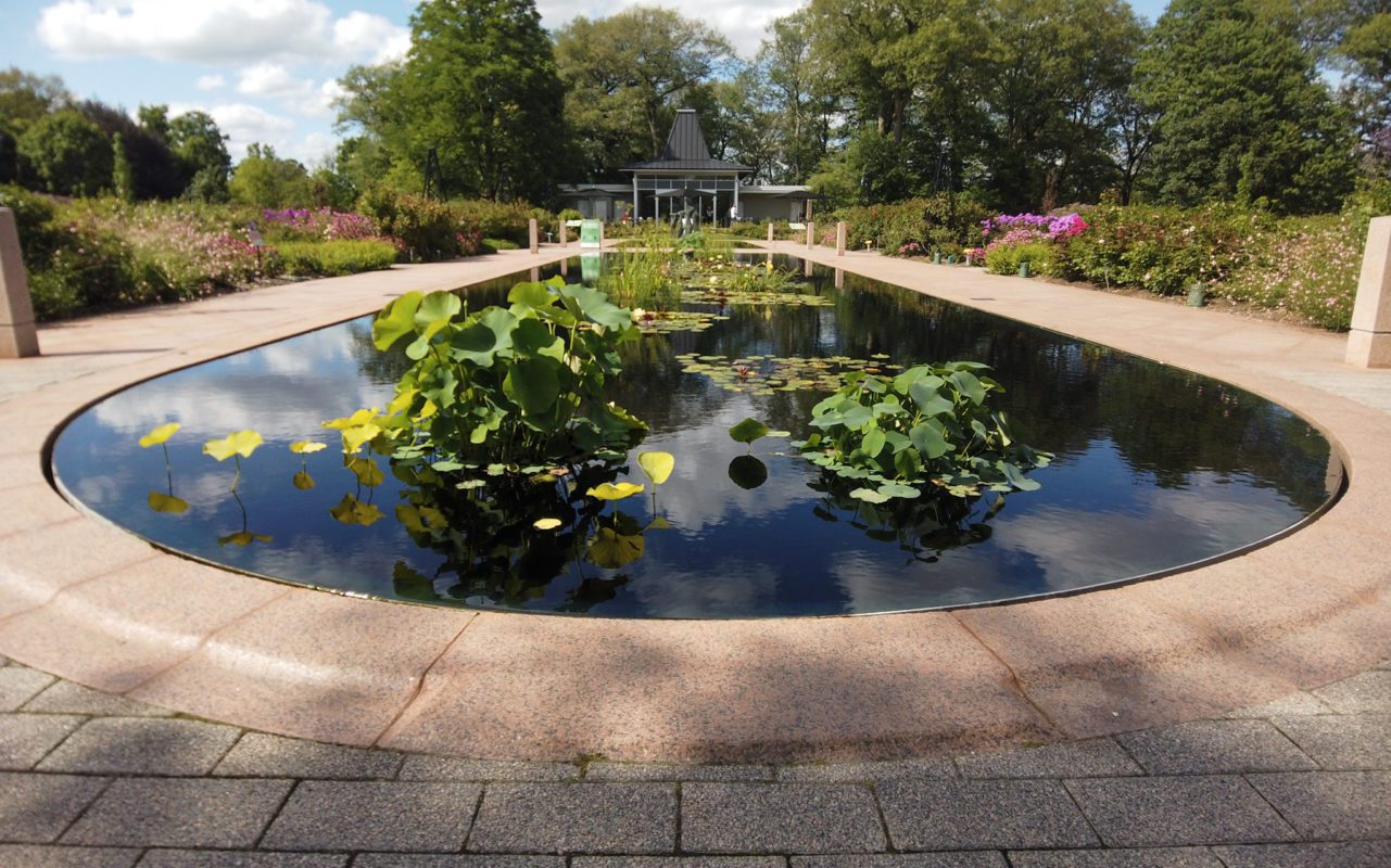 long pond surrounded by brick | things to do in burlington ontario