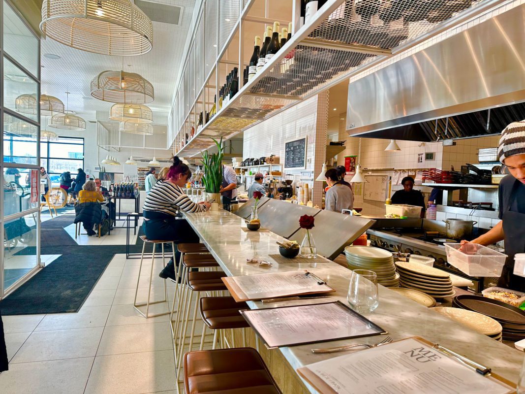 restaurants in laval quebec