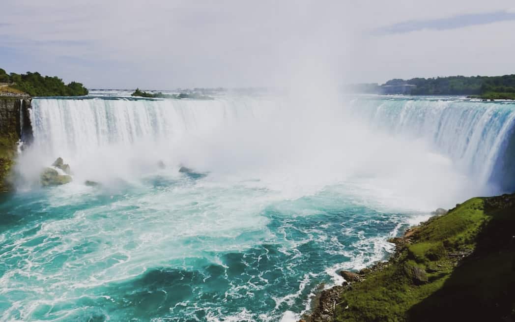 romantic getaways - niagara falls